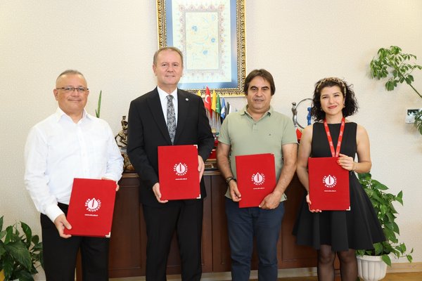 Özel Ordu Sevgi Hastanesi olarak Ordu Üniversitesi Rektörü Sayın Prof. Dr. Orhan Baş’a ziyarette bulunduk ve indirim protokolü gerçekleştirdik.
